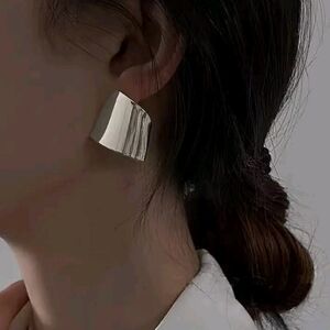 NEW! Simple & Minimalist Silver Plated Wavy Post Earrings